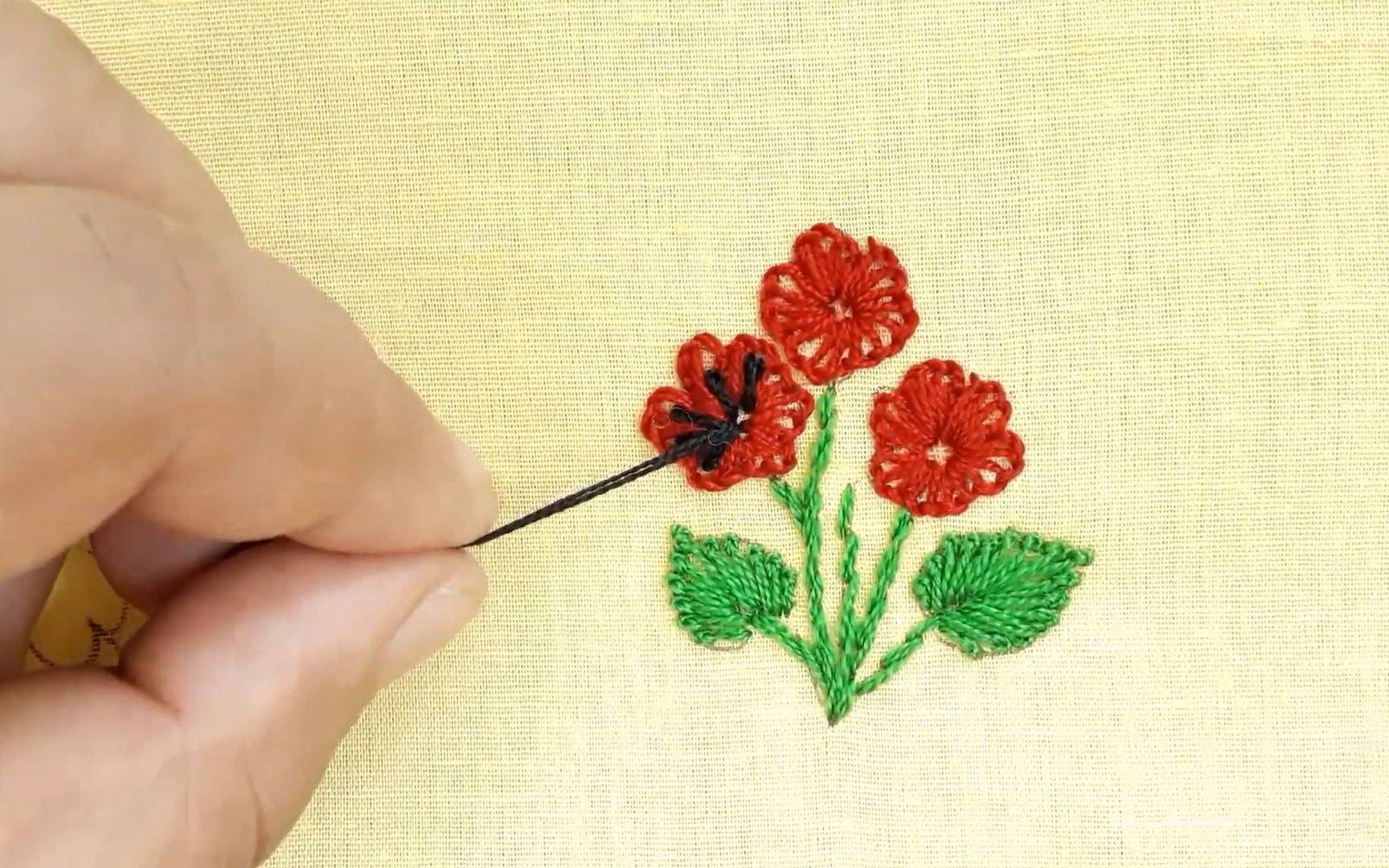 刺繡教程小野花也有春天繡衣連續小花圖案3種針法2種技法