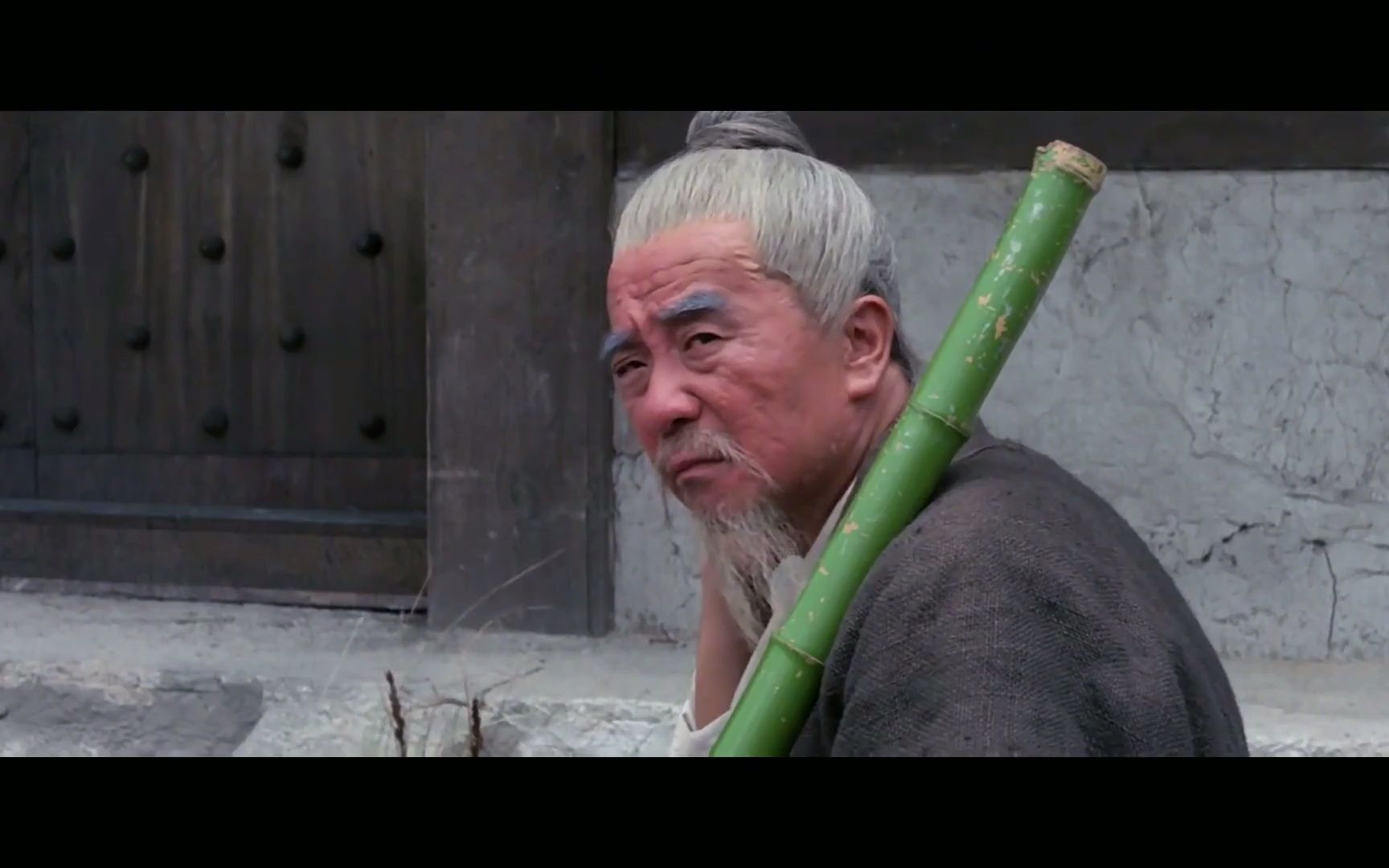 鬼太监:老头看似弱不禁风,没想是个高手,仅凭一根竹竿大杀四方