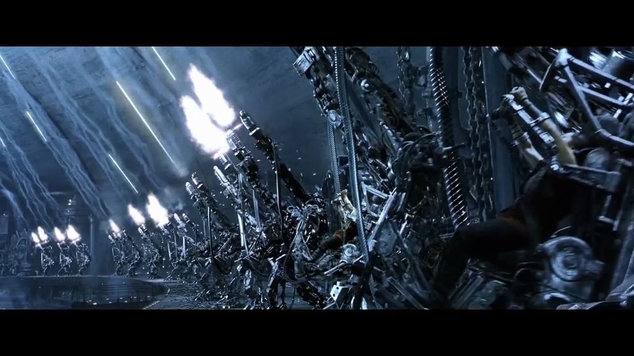 《黑客帝国三》人类出动剩存的所有兵力和机器人背水一战,把子弹都