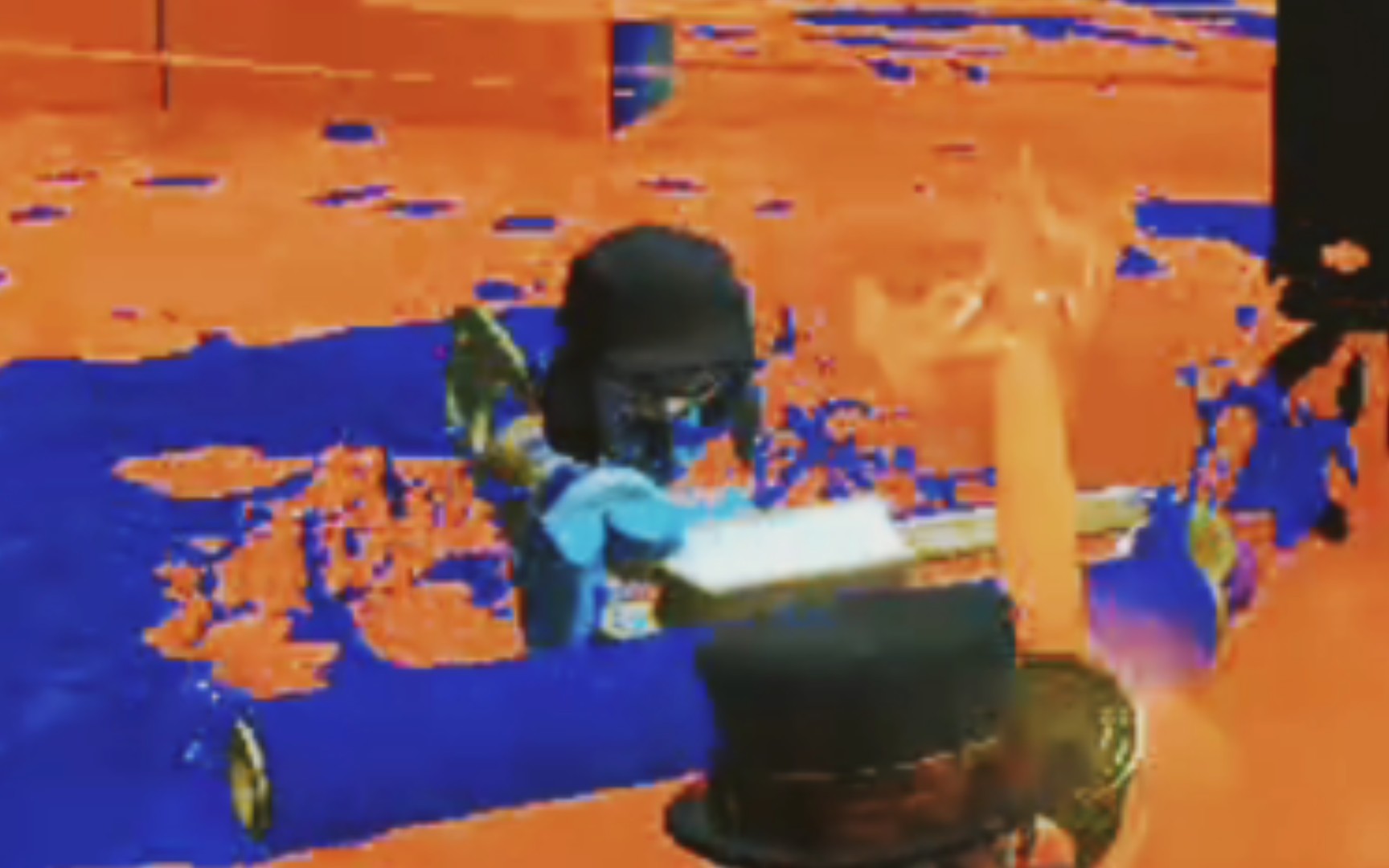 赞气弹里面出来个滚筒