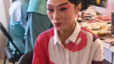 著名黄梅戏表演艺术家吴琼