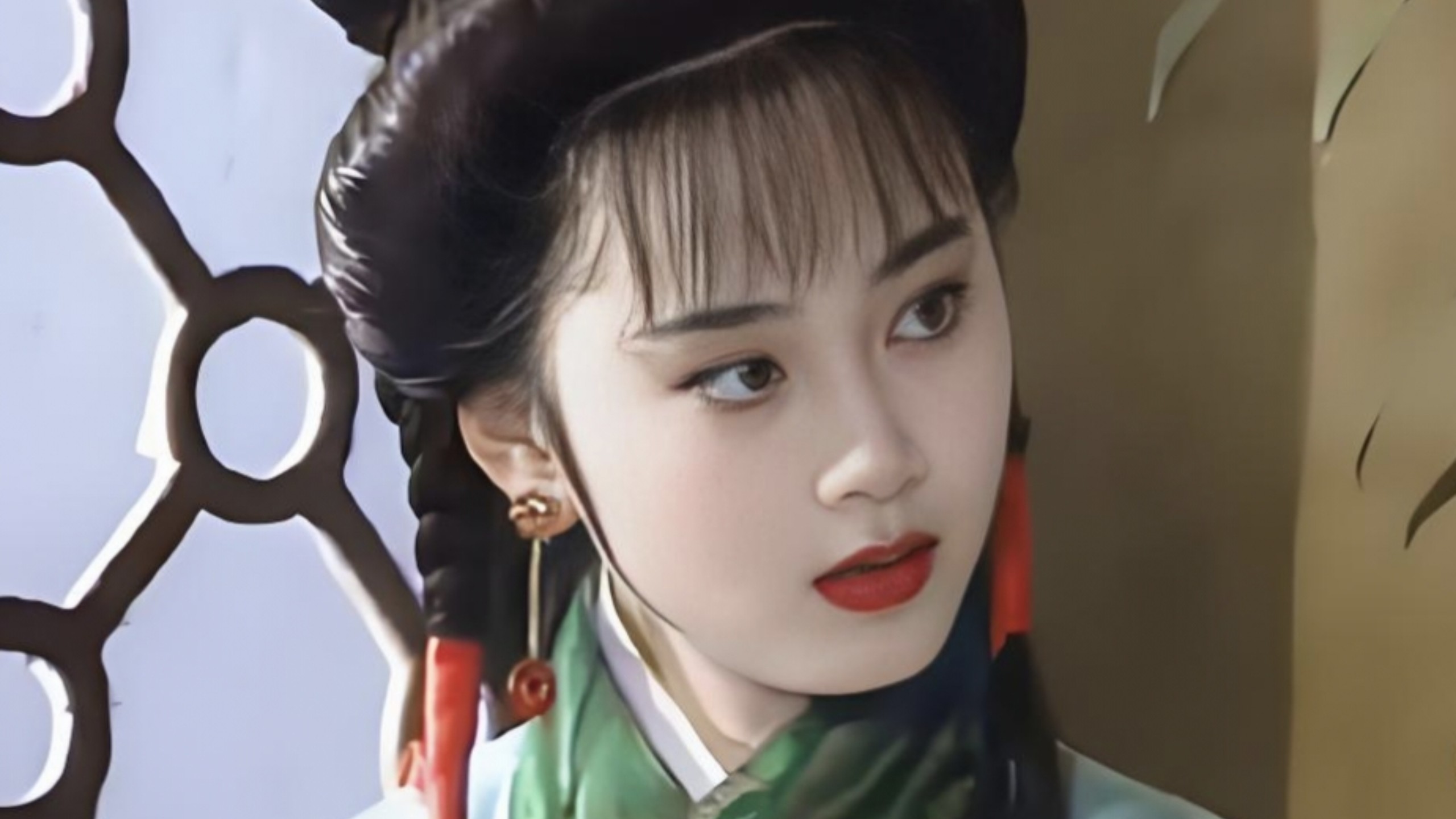 【谢润】年轻时的傅文佩只有七场戏，那股温婉古典的劲儿被她演绎得让人心动