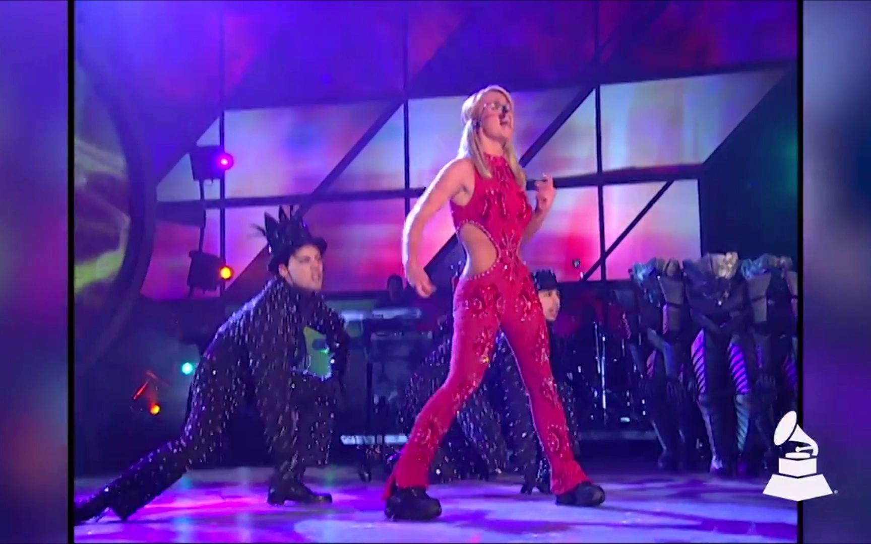 [图]Britney Spears - FTBOMBH + Baby One More Time Live Grammy Awards 2000 HD