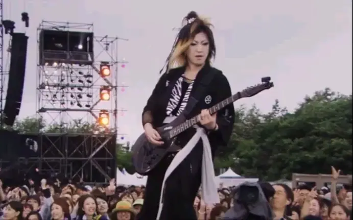 GLAY]MORE THAN LOVE (GLAY SPECIAL LIVE 2013 IN HAKODATE GMDN)_哔哩 