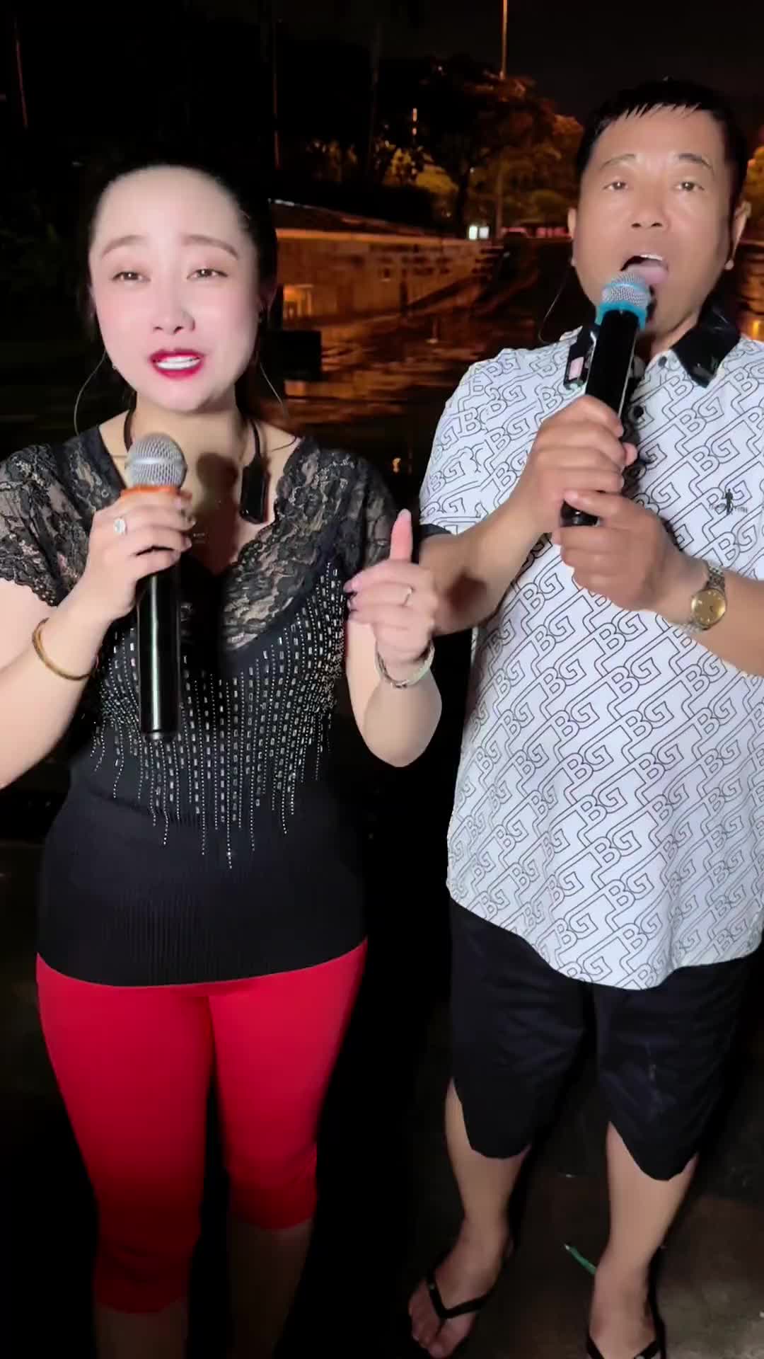 鞍山大晨辰大晨辰户外唱歌招牌笑容真人真唱