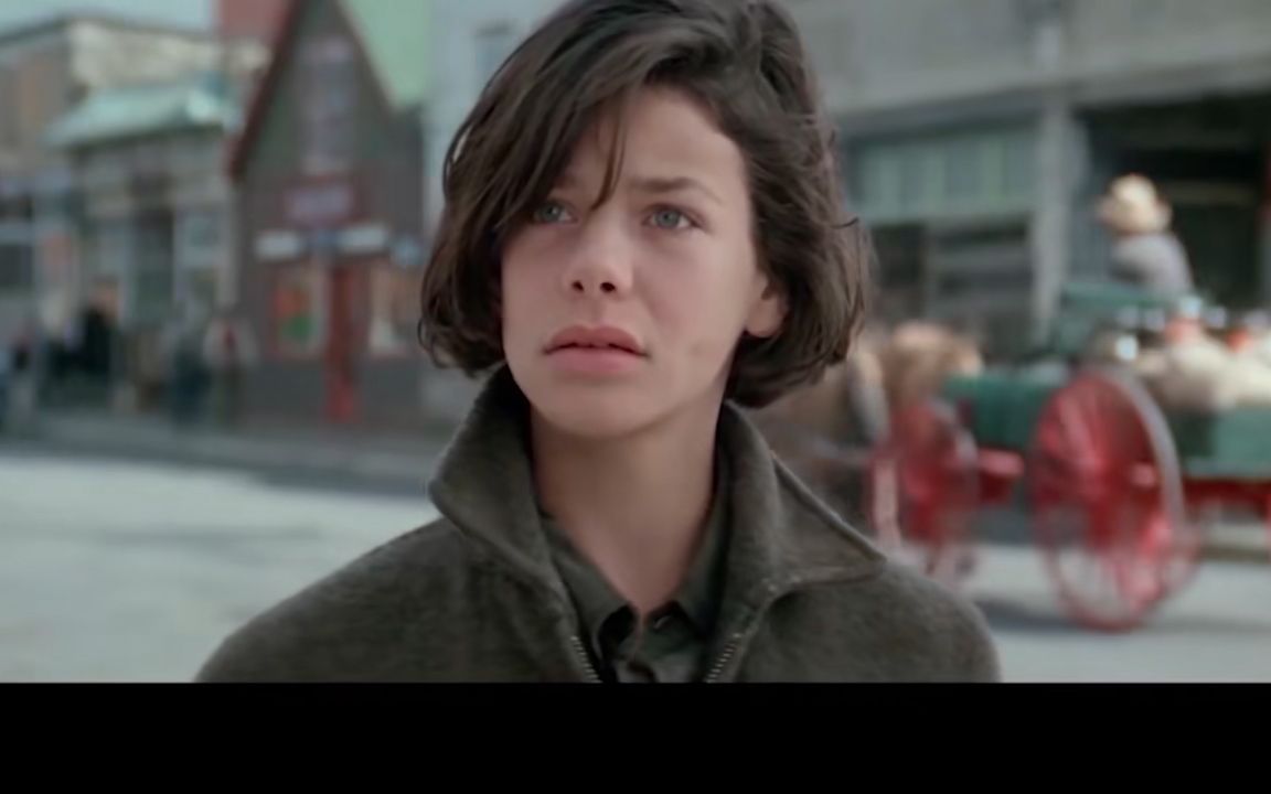 狼女传奇:她救了一只狼,它为报恩叼来一只野兔并一路守护着女孩