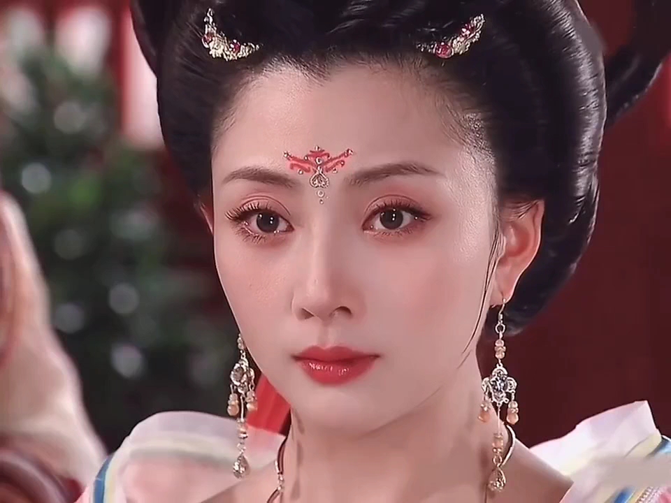 "杏眼桃腮"又纯又媚,这才是我心中杨贵妃的模样!