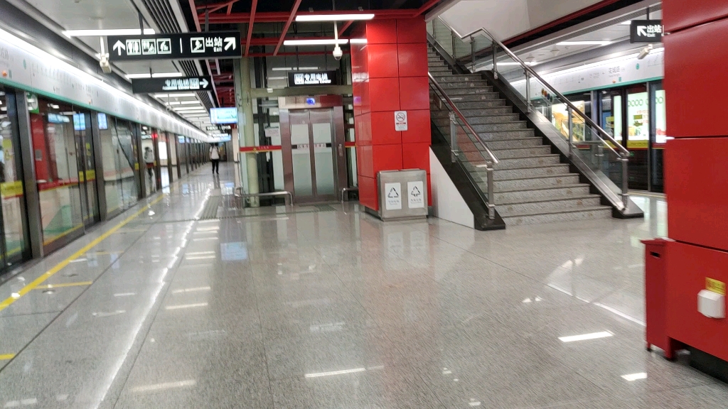 广州地铁9号线花城路站电梯