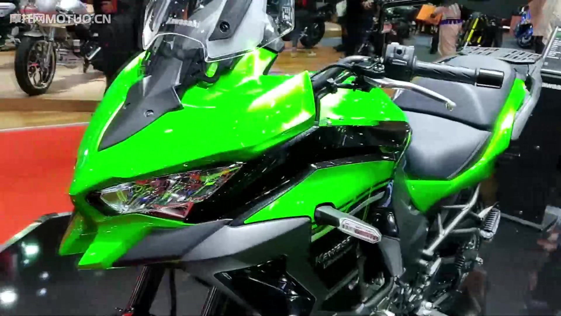 2020款川崎异兽versys1000外观细节实拍