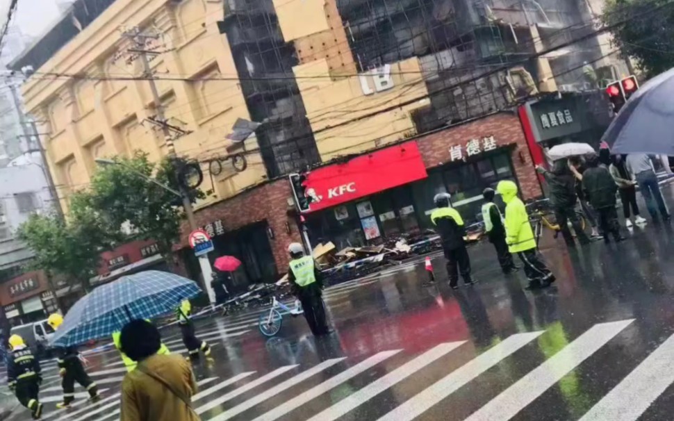 上海閘北區洛川東路平型關路突發大火 梅雨季節隱患多 消防安全要警惕