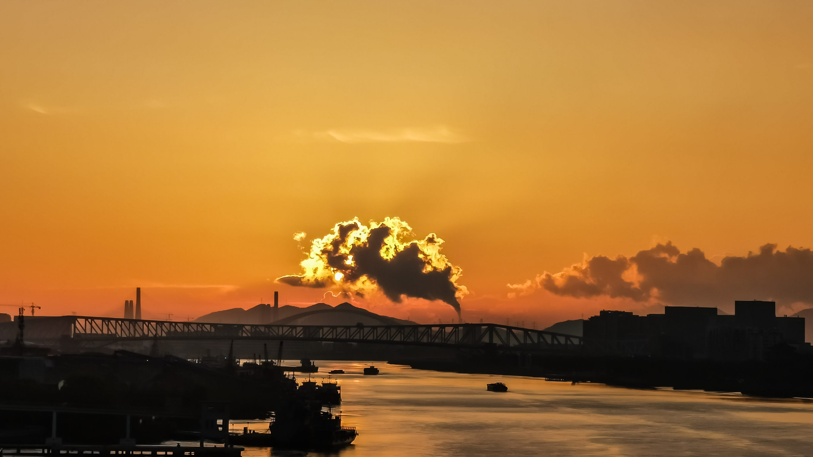 欣赏清晨的日出