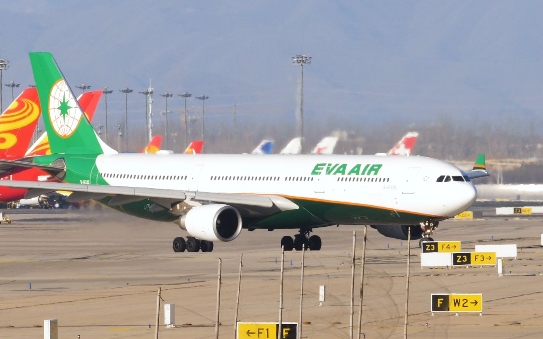 北京首都机场,长荣航空a330涂装客机起降全程