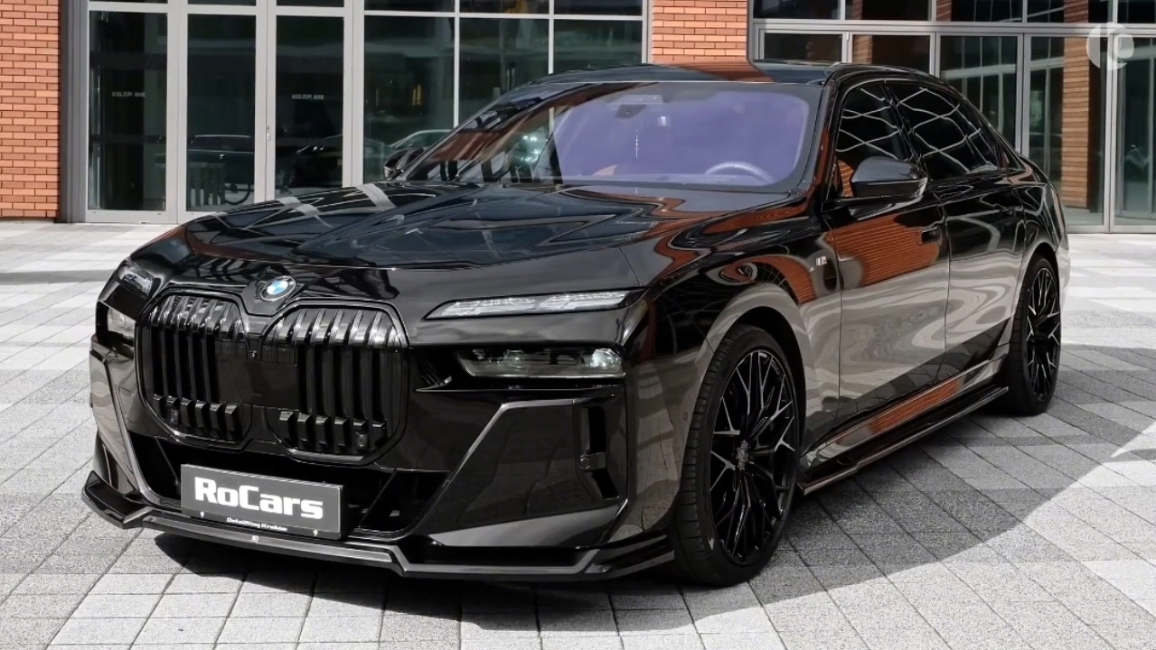 新车赏新,实拍2023款全新宝马7系内外部细节声浪高清展示!