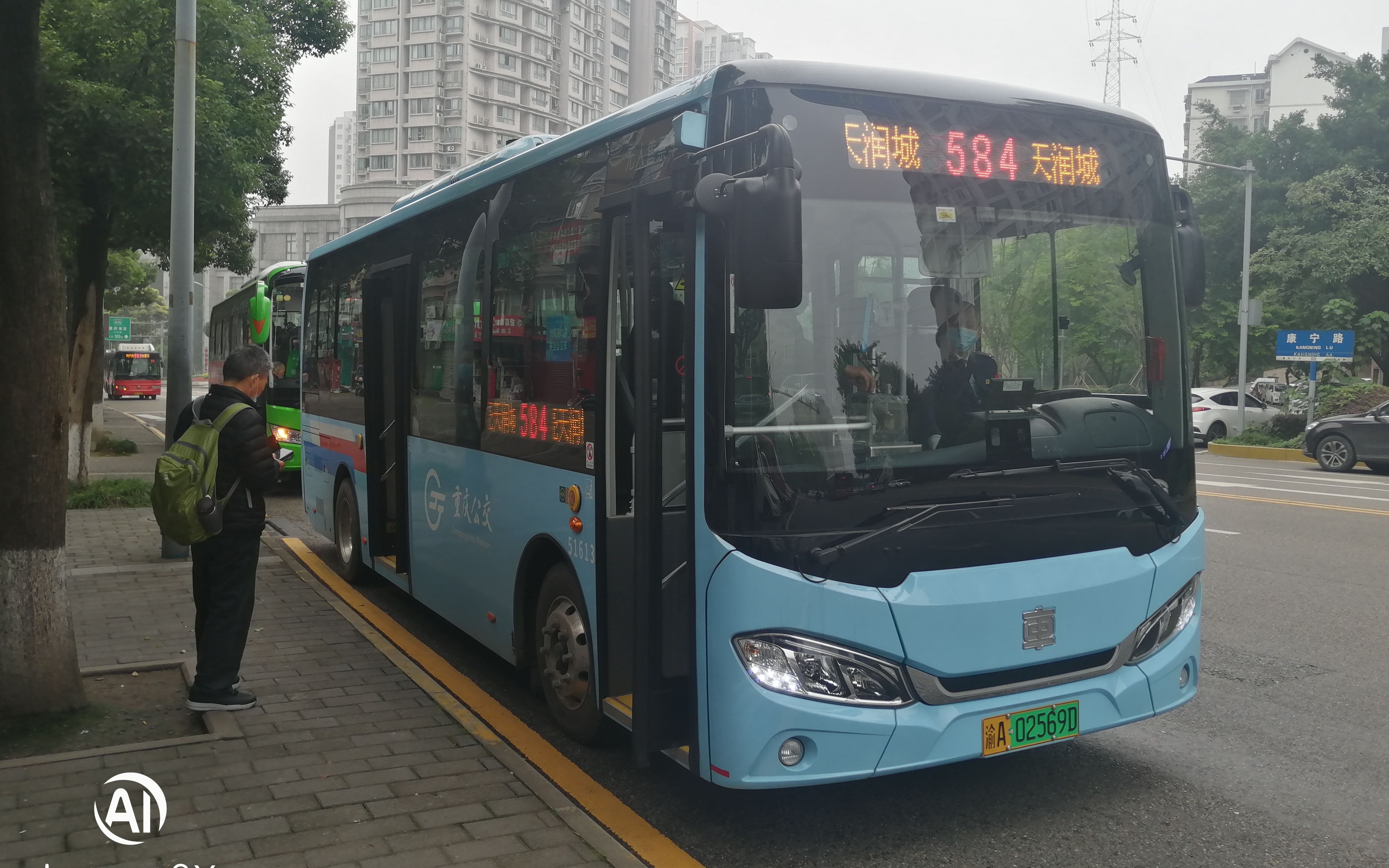 重庆公交命运多舛的中车584路龙凤桥光亮天润城光亮天润城前方展望pov