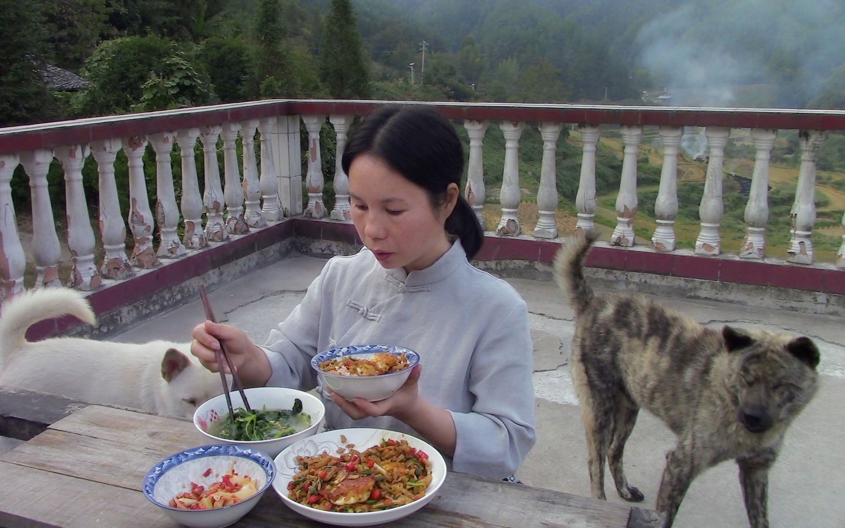 [图]自从归园田居后，每天柴火农家菜，太诱人了，想少吃一碗都不行