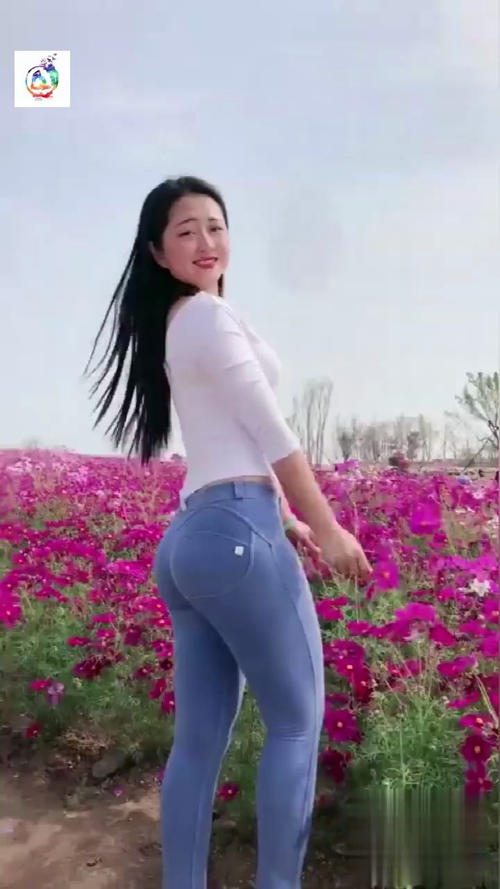 微胖美女-这么好的身材不去蹬三轮可惜了