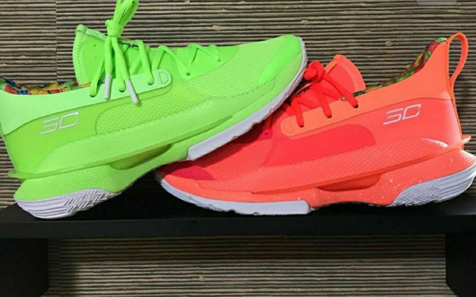 首发开箱库里curry7鸳鸯配色球场焦点