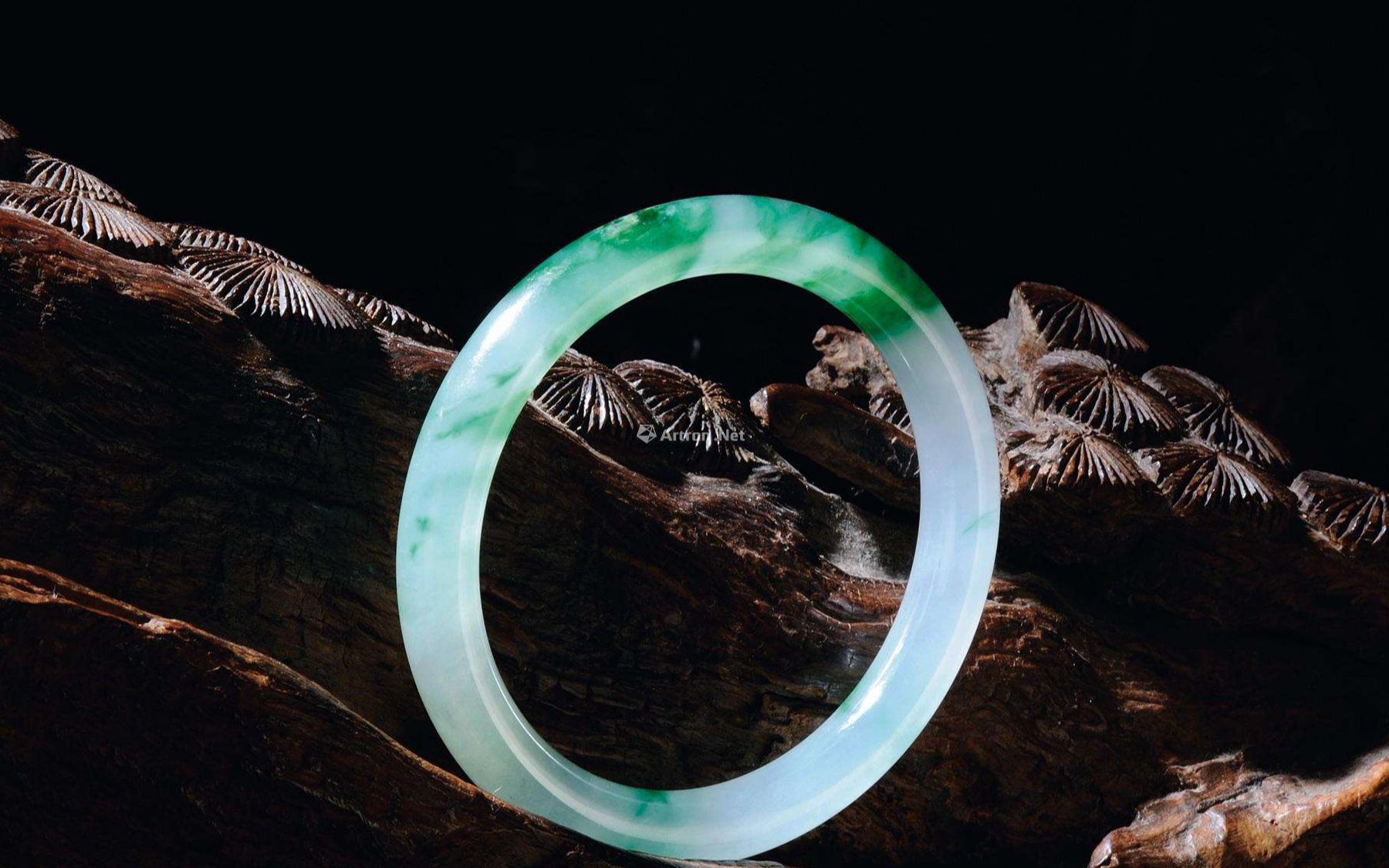 男友送极品翡翠手镯女友竟带去鉴宝节目专家鉴赏假的