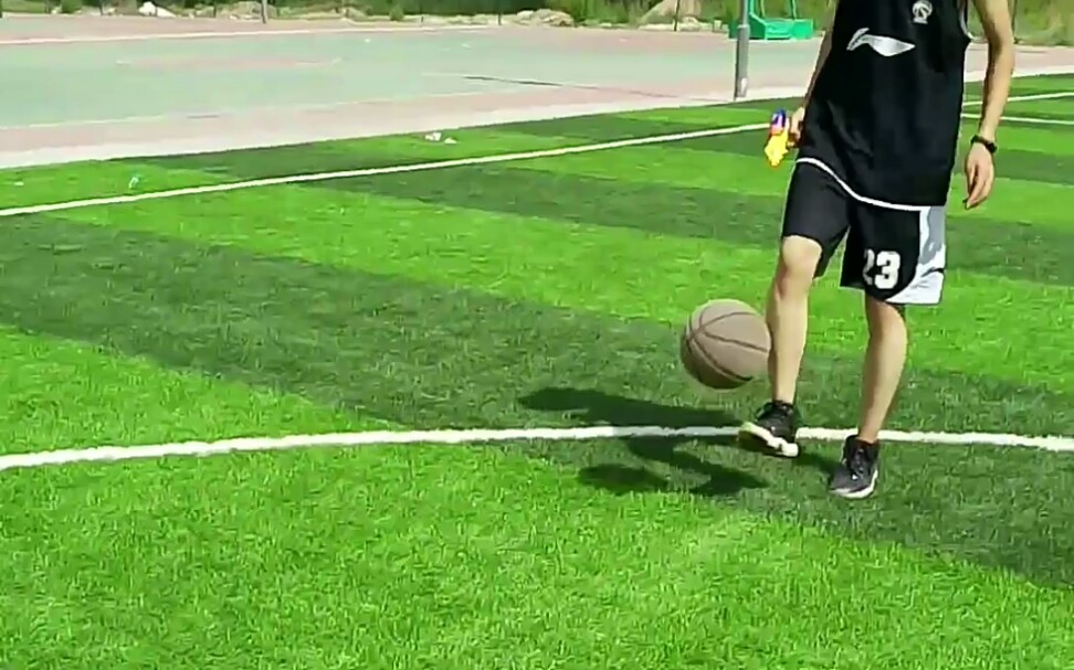 你踢篮球技术好吗?baby