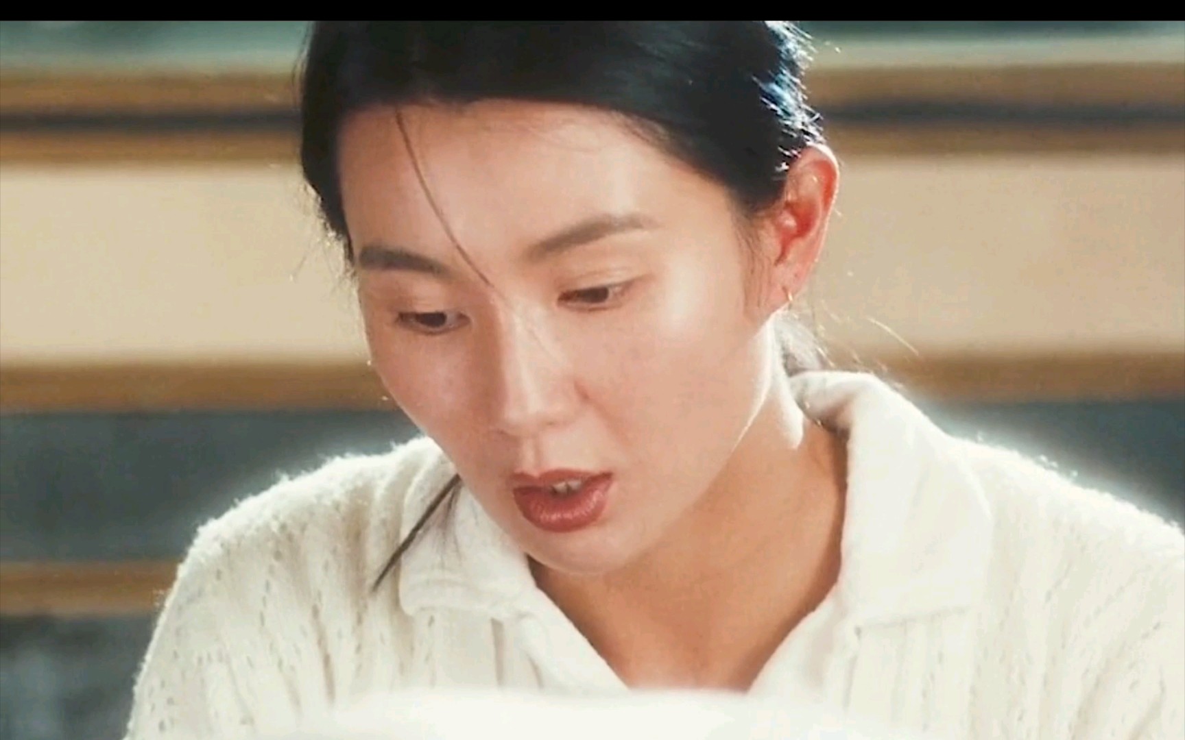 以为他仍在逗我笑,却突然意识到他再也醒不来了-甜蜜蜜 张曼玉_哔哩