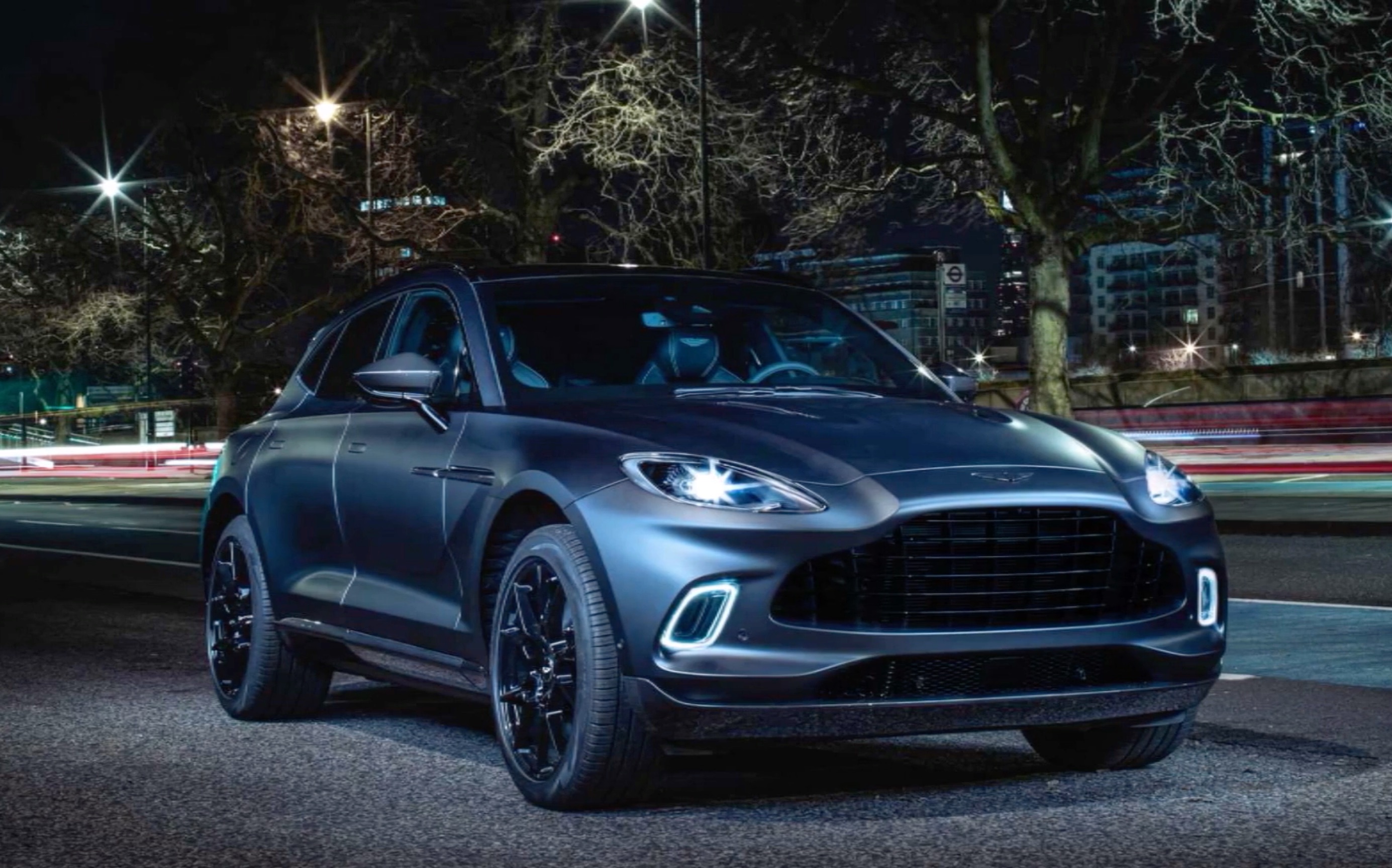 【阿斯顿马丁】dbx suv_哔哩哔哩_bilibili