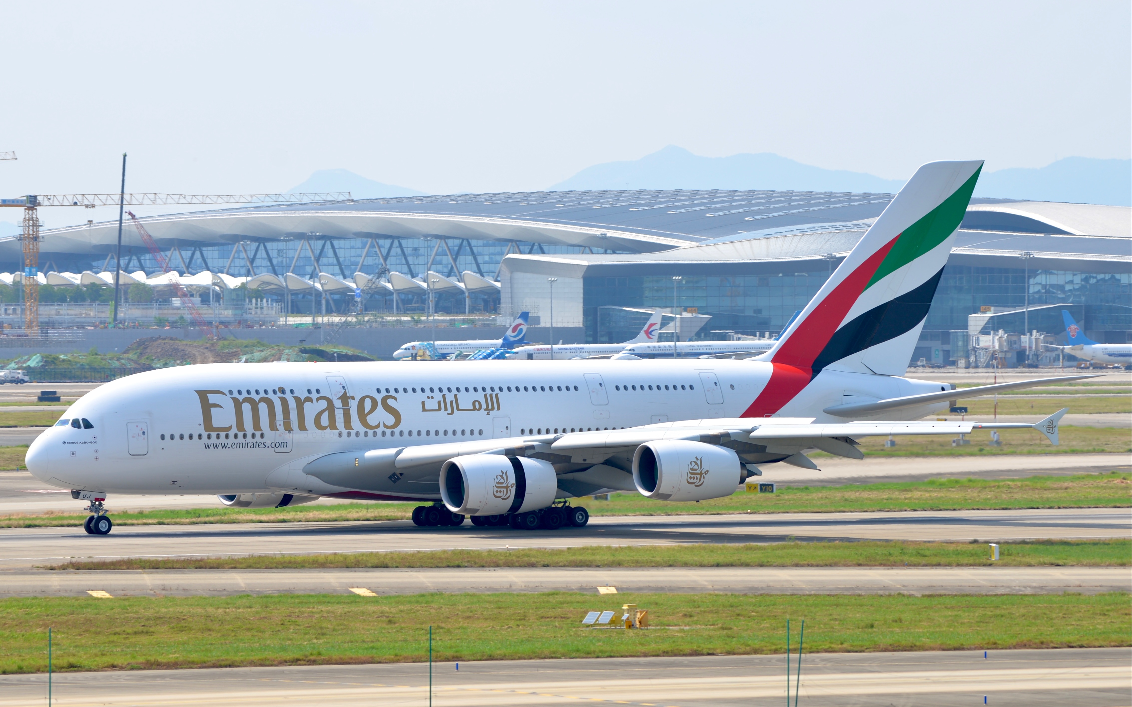 阿联酋航空a380 a6-euj降落广州白云国际机场_哔哩哔哩_bilibili