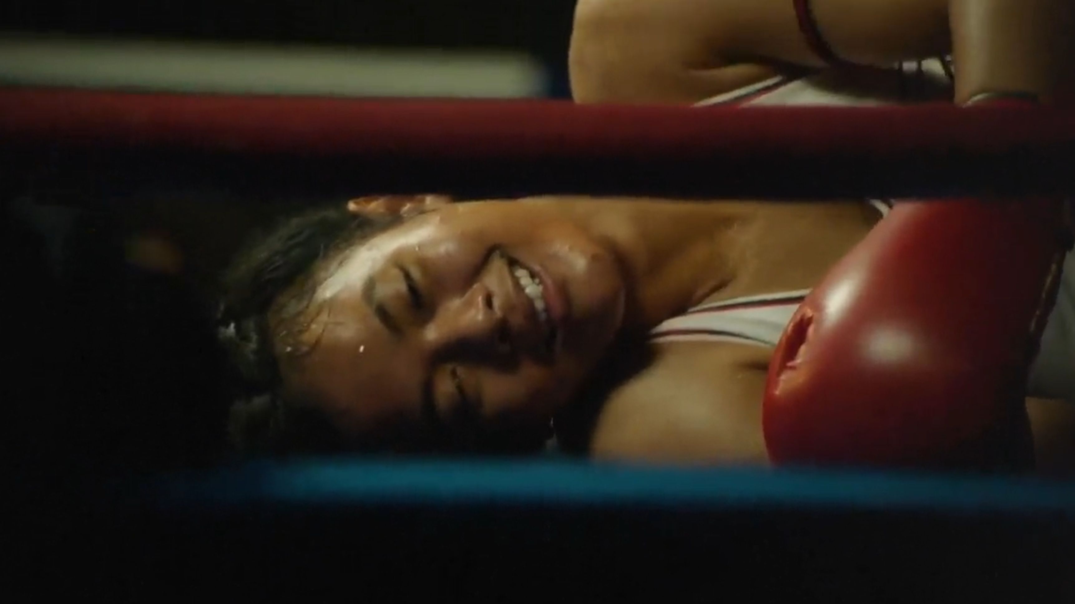 泰国热血励志广告: 拳击手妈妈微笑战斗 打出"拳头"上的人生!