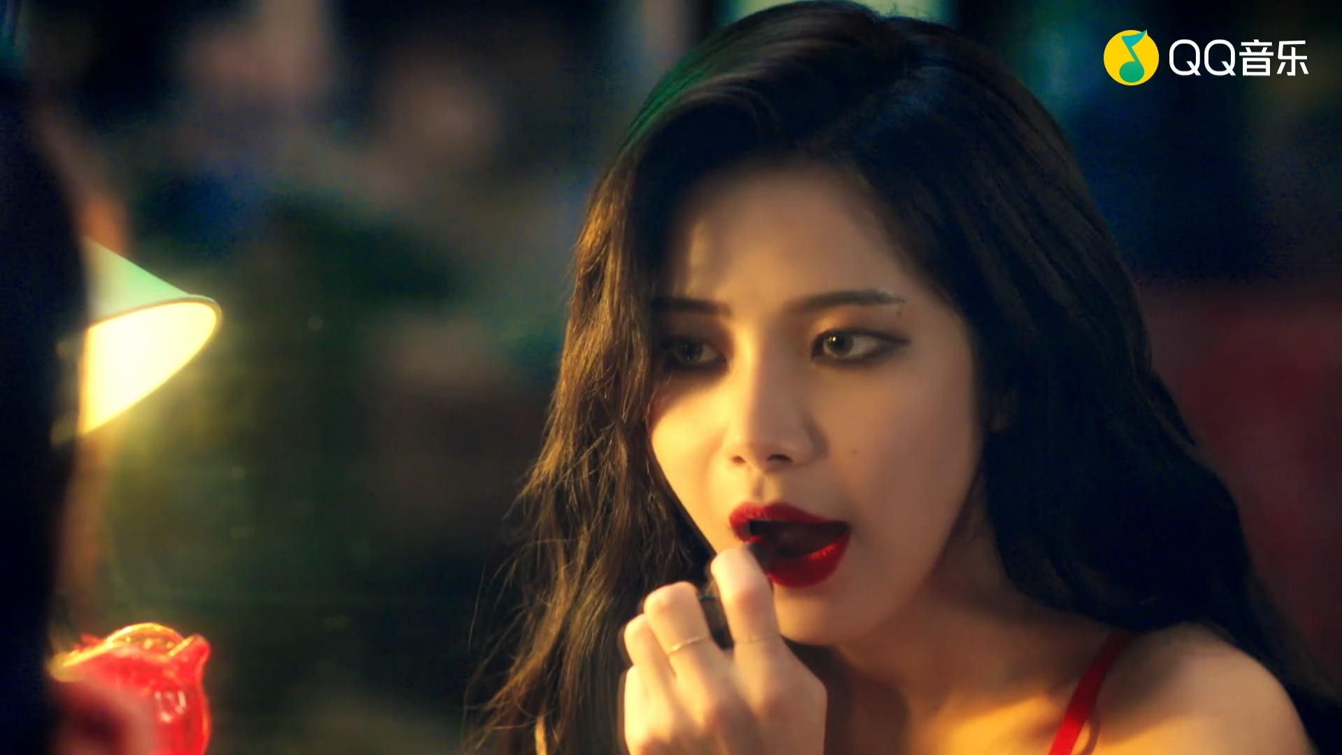 金容仙没有人能逃过容蹲妮的美貌