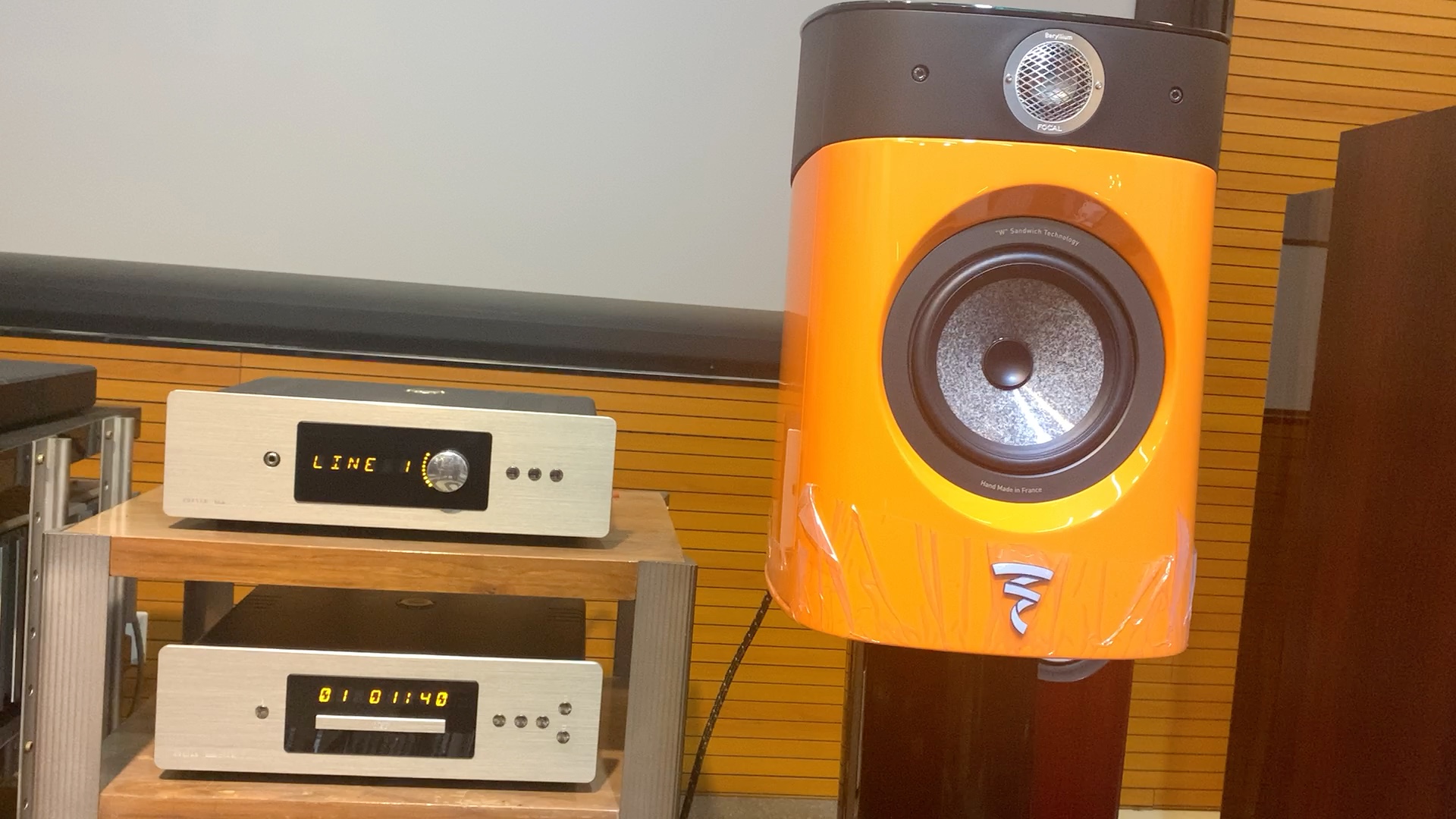 汕头六辉音响一法国focal劲浪sopran1书架音箱英国乐圣布莱克功放