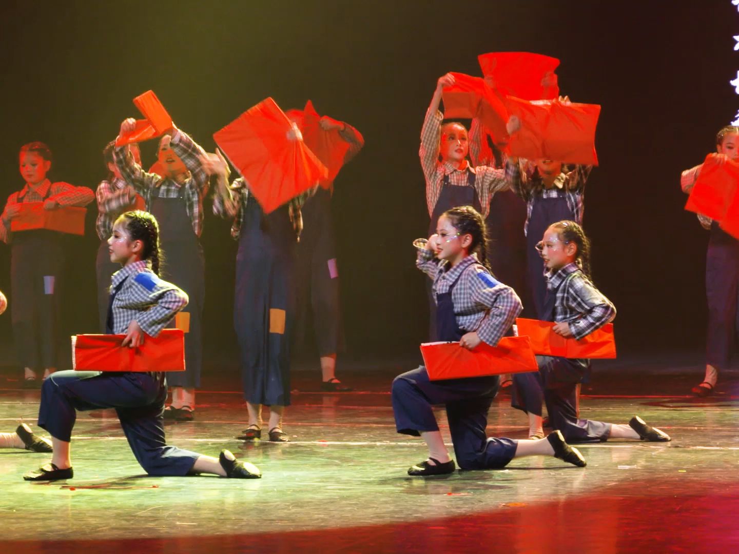 第七季"舞林萌主"精品少儿舞蹈(少儿a组)选送节目:《曙光》参演单位