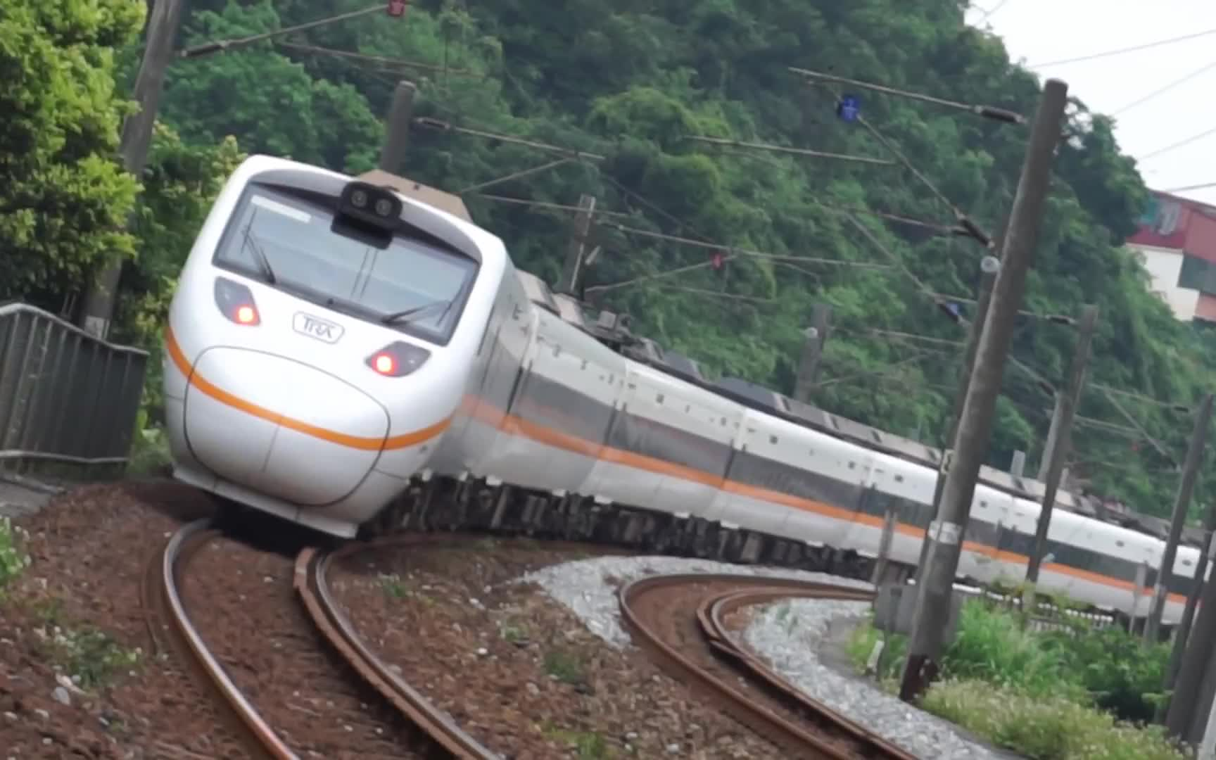 铁道pv台湾摆式列车高速通过集锦
