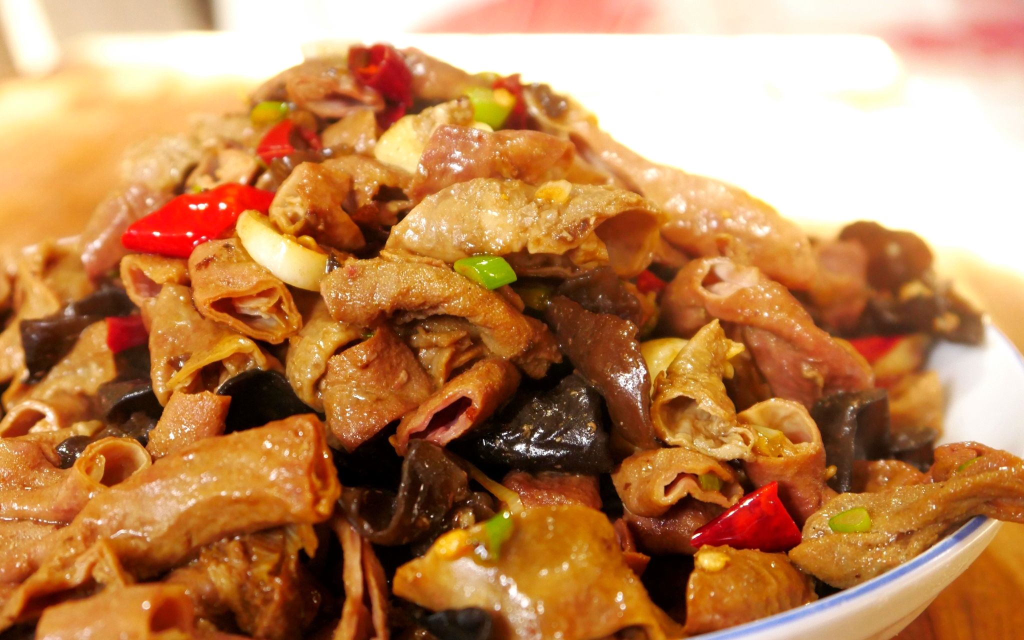 猪小肠这样炒,做出来比饭店的都香,香辣爽口,上桌就被秒光