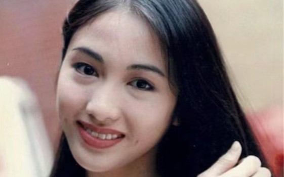 港风梨涡女神--黎姿