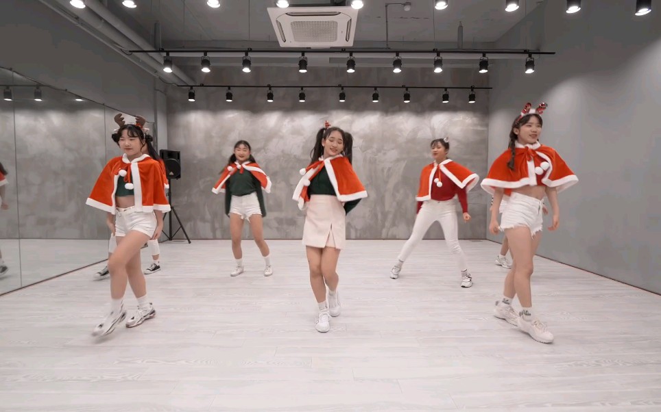 [图]【MOVE舞室】Csuioco圣诞节编舞Ariana Grande - Santa Tell Me (Remix)