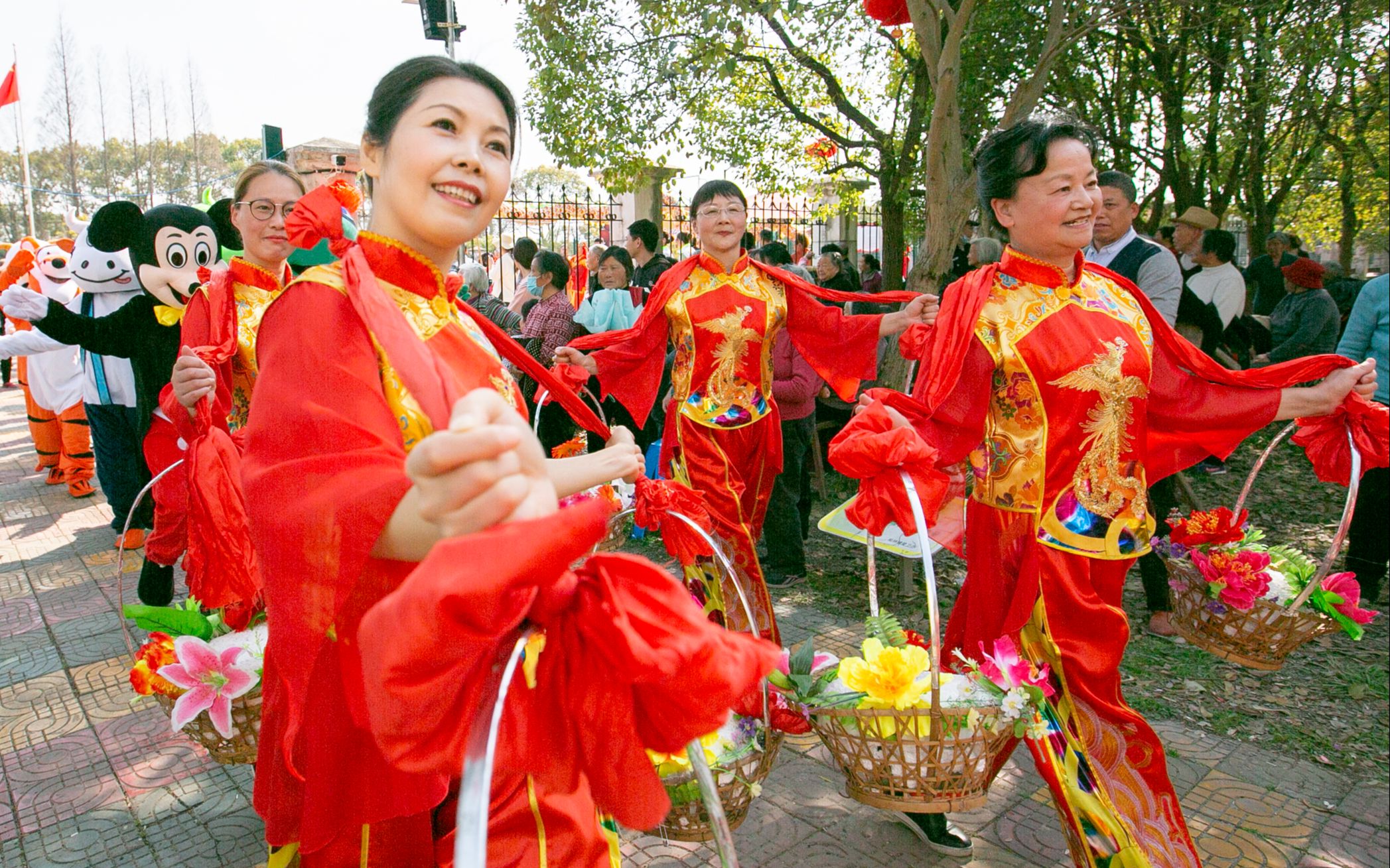 [图]巡游表演、锣鼓喧天、民俗体验，“柘”里的元宵活动嗨翻天！