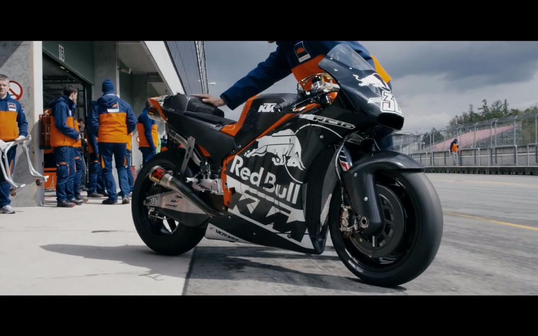 [图]KTM RC16 - Into the Light