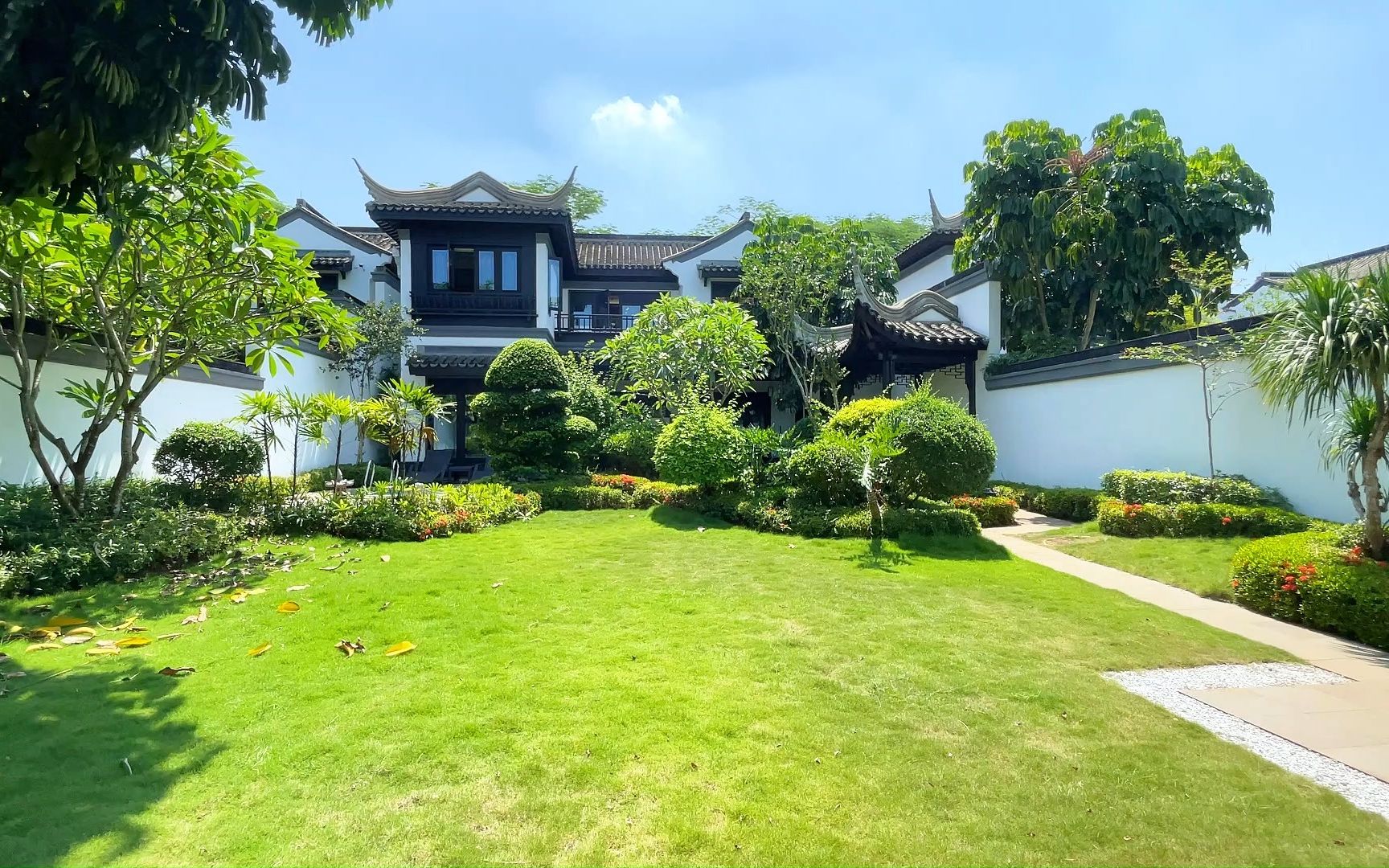 不用去江南,在海南也能住上中式别院,228平带有380平私家宅院