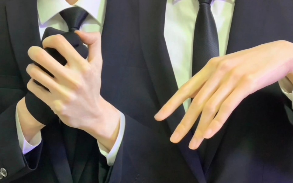 这是不是你想要看的 摘手套的样子