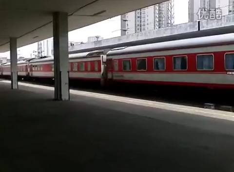 ss7e牵引k755进襄阳站