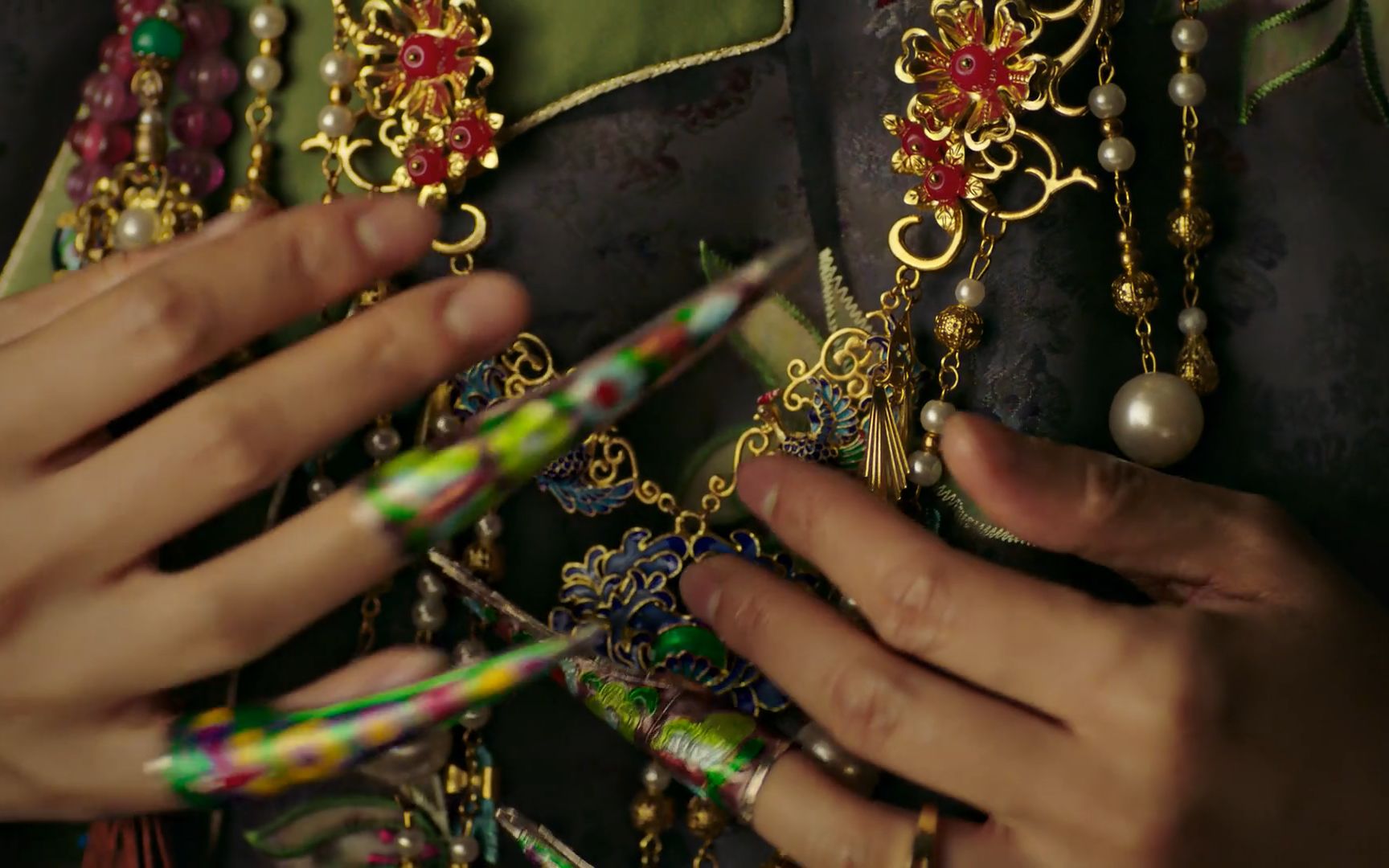 【如懿传】纯娘娘的项圈又大又圆