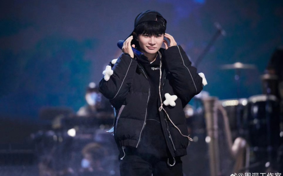 【周深】崽崽戴口罩的方式好标准啊哈哈哈哈