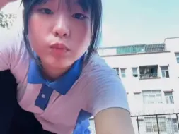 下载视频: 好热好热#校园日常 #校园生活 #校服女孩