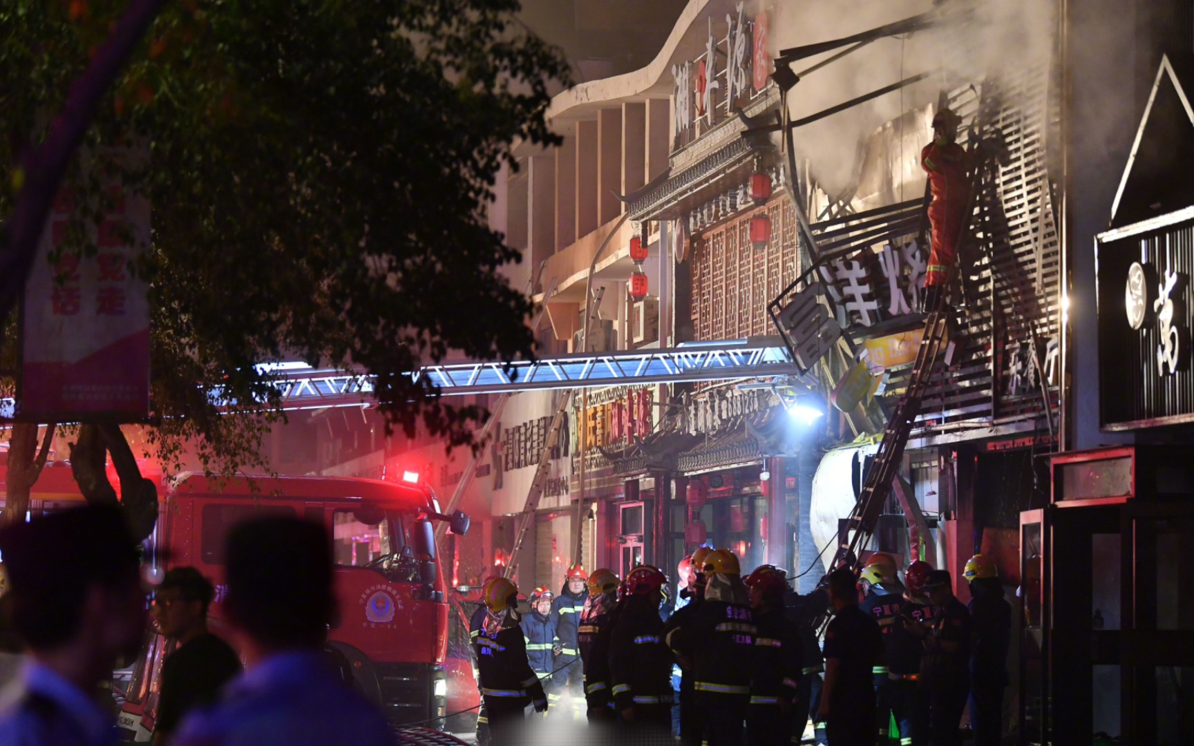 銀川燒烤店爆炸事故造成38人傷亡,目擊者講述爆炸景象!