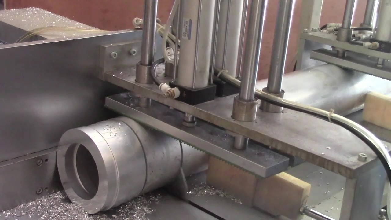 全自动铝管切割机-管材锯切机-邓氏切铝机视频
