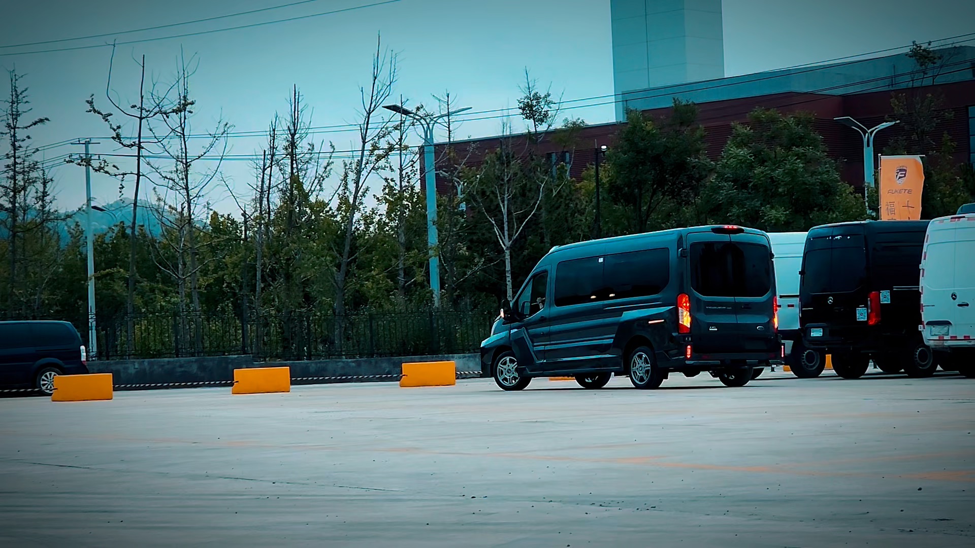 进口四驱福特征服者