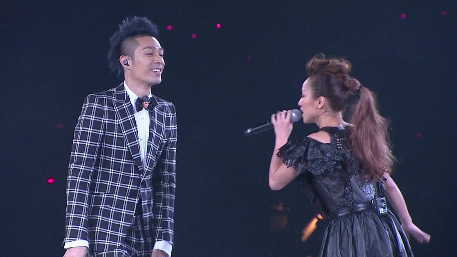 yy黄伟文作品展《一事无成》周柏豪 郑融