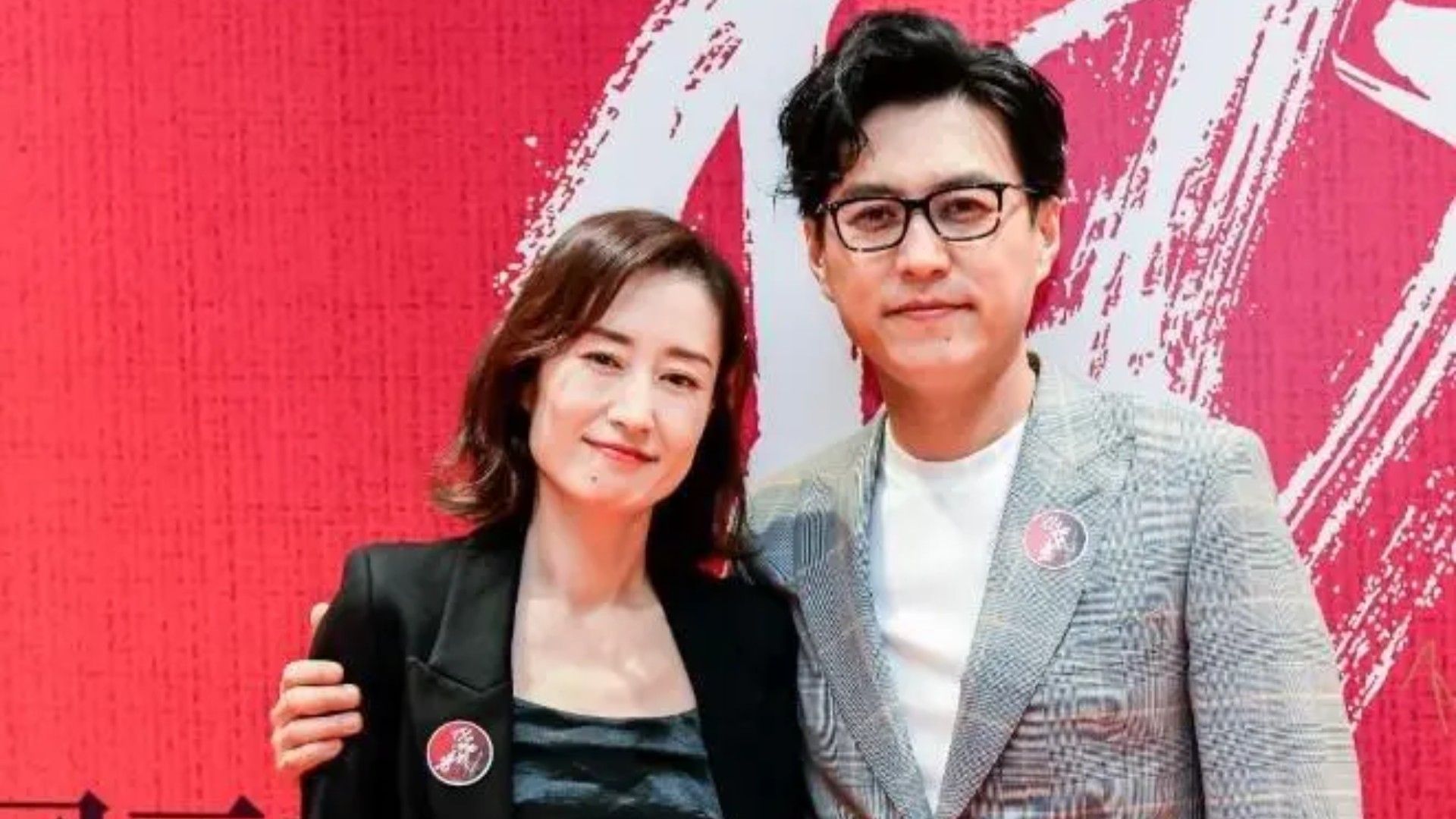 伪装者组团退休?靳东自曝与刘敏涛认识25年了,透露又在计划退休