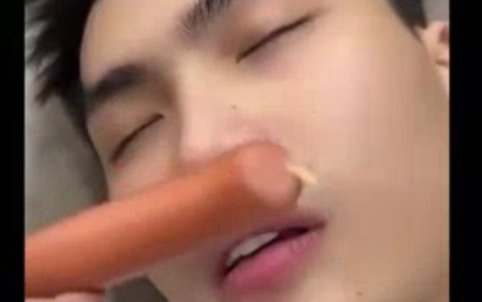 请你的好兄弟吃根香肠！