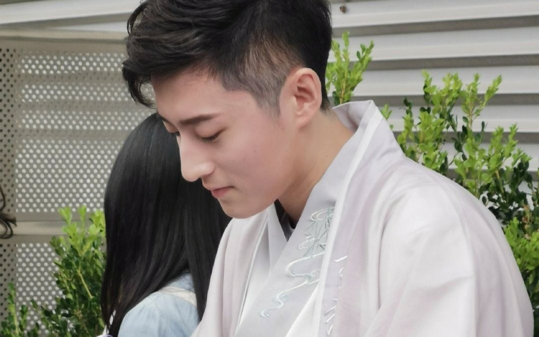 200215新人歌手啊吗粽出道现场