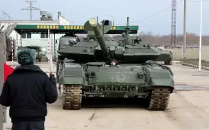 Скачать видео: 【陆战之王】俄罗斯获得了第一批！T-90M突破型坦克！